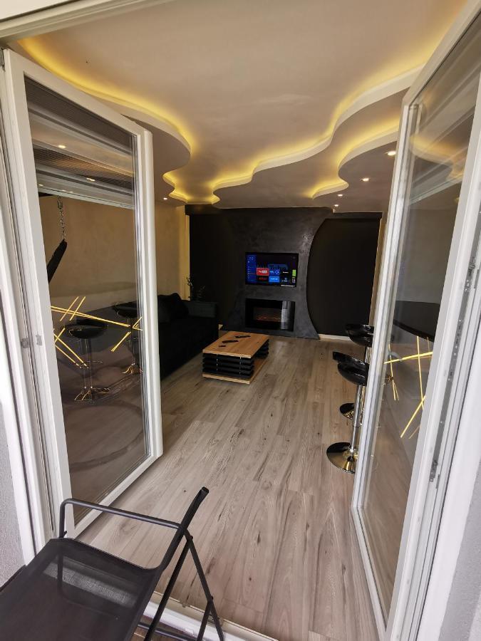 Brend New Luxurious Apartment In Downtown With Free Parking Novi Sad Exterior foto
