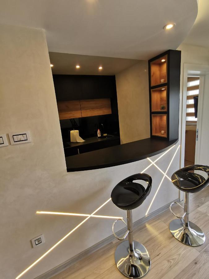 Brend New Luxurious Apartment In Downtown With Free Parking Novi Sad Exterior foto