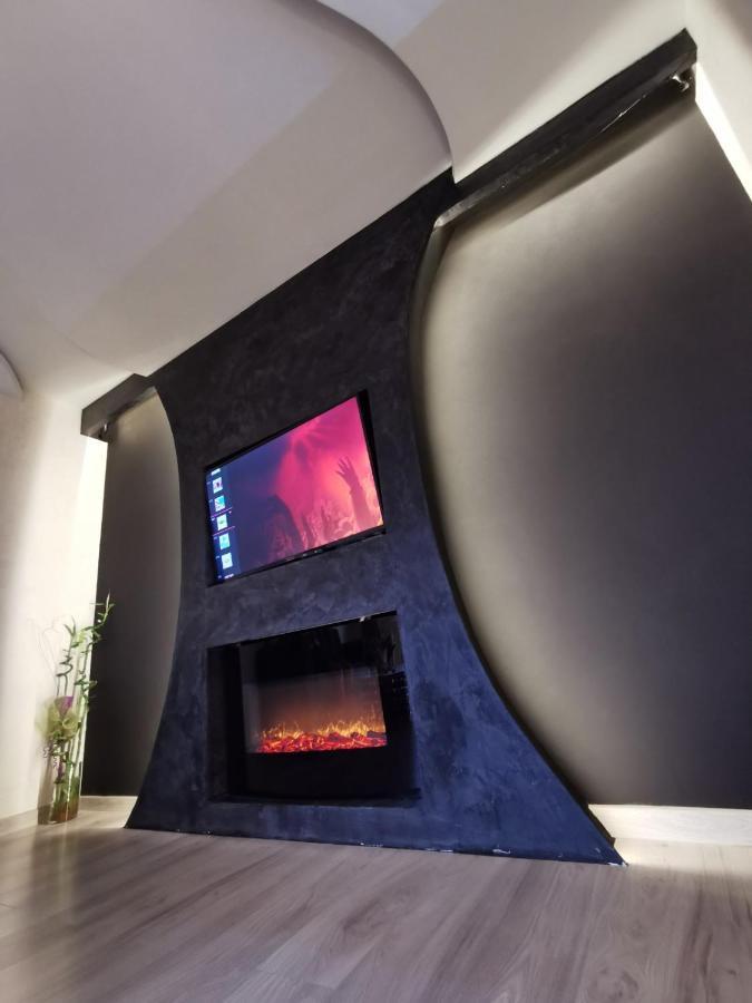 Brend New Luxurious Apartment In Downtown With Free Parking Novi Sad Exterior foto