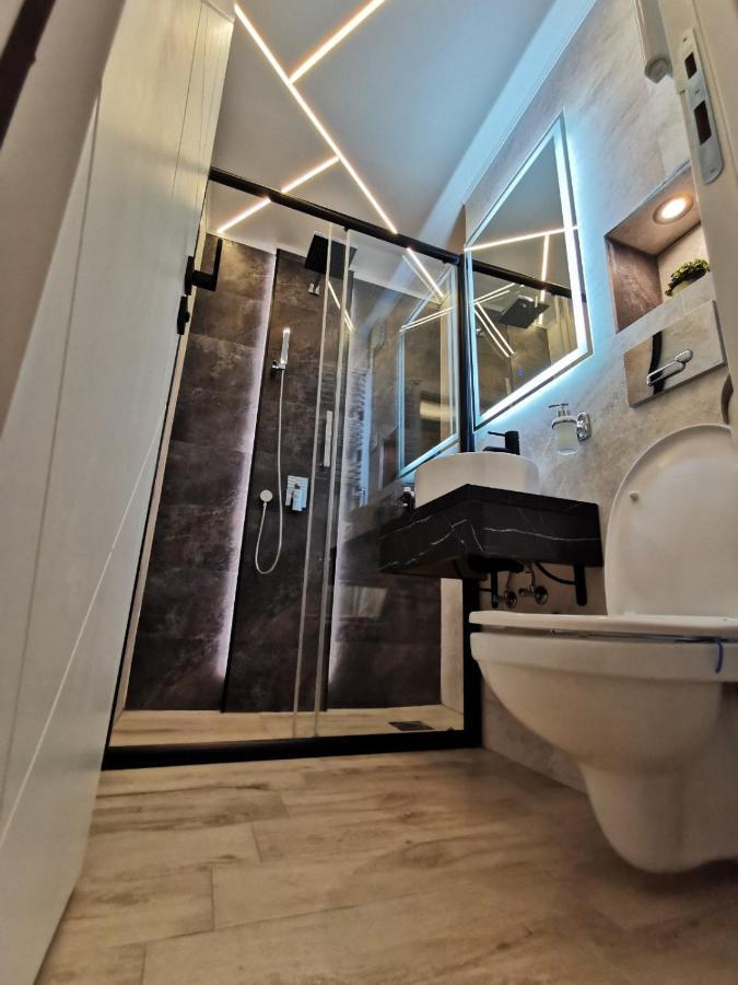Brend New Luxurious Apartment In Downtown With Free Parking Novi Sad Exterior foto